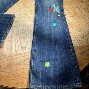 Women’s Miss Me Jeans. 33w-34l